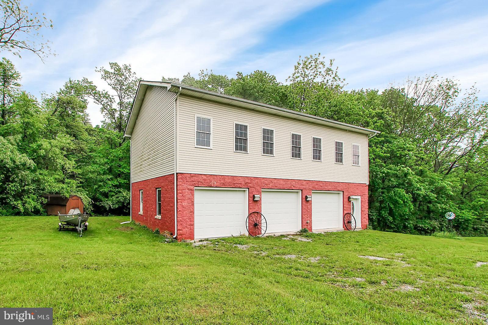 4030 Back Woods Road Westminster, MD 21158 - Photo 7 of 43 Gallery Image 7