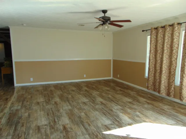 $149,000 | 7 Chamnesstown Road, Elkville, IL 62932