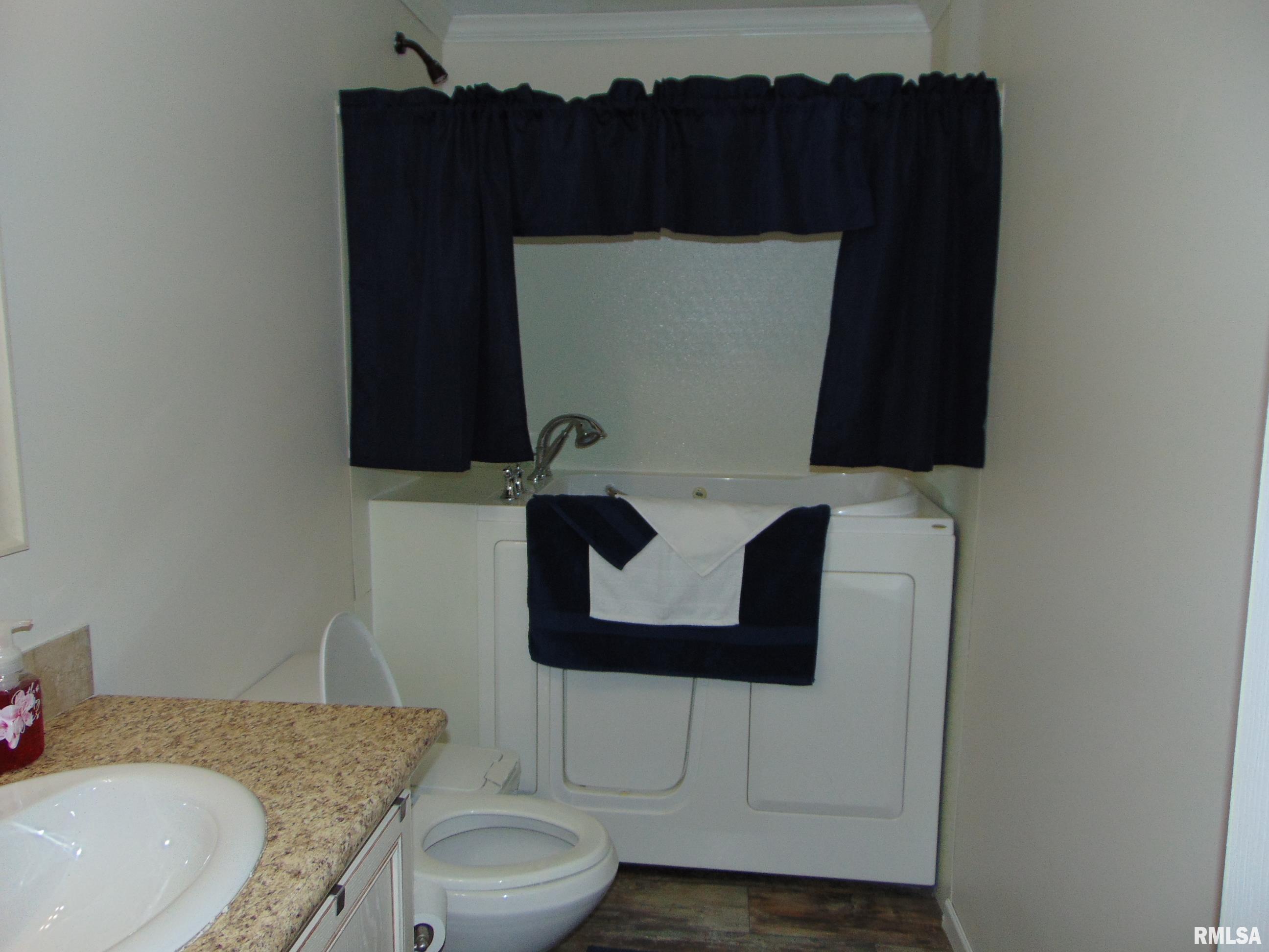 7 Chamnesstown Road Elkville, IL 62932 - Photo 13 of 17