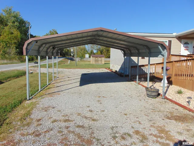 $149,000 | 7 Chamnesstown Road, Elkville, IL 62932