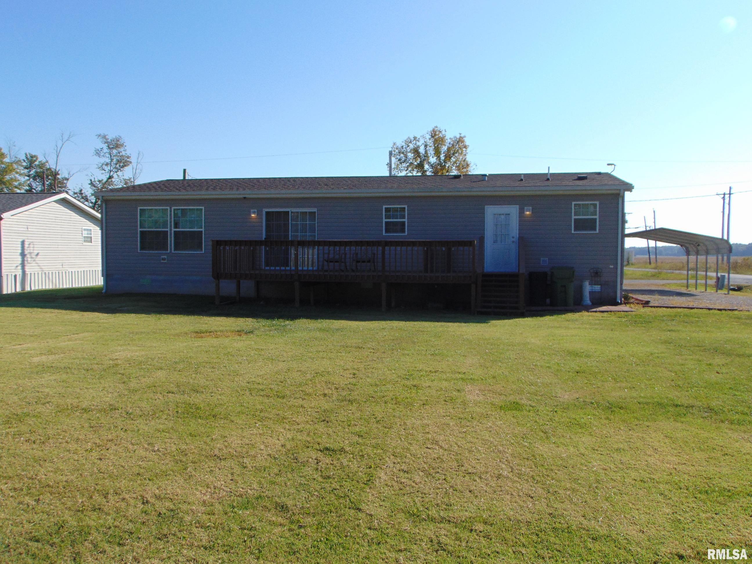 7 Chamnesstown Road Elkville, IL 62932 - Photo 3 of 17