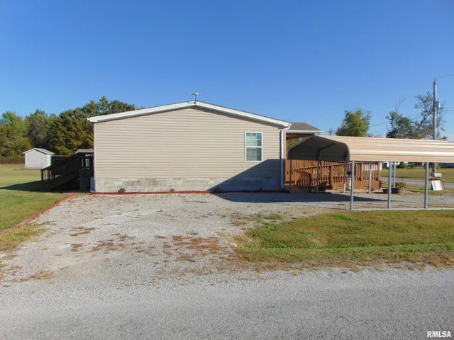 $149,000 | 7 Chamnesstown Road, Elkville, IL 62932