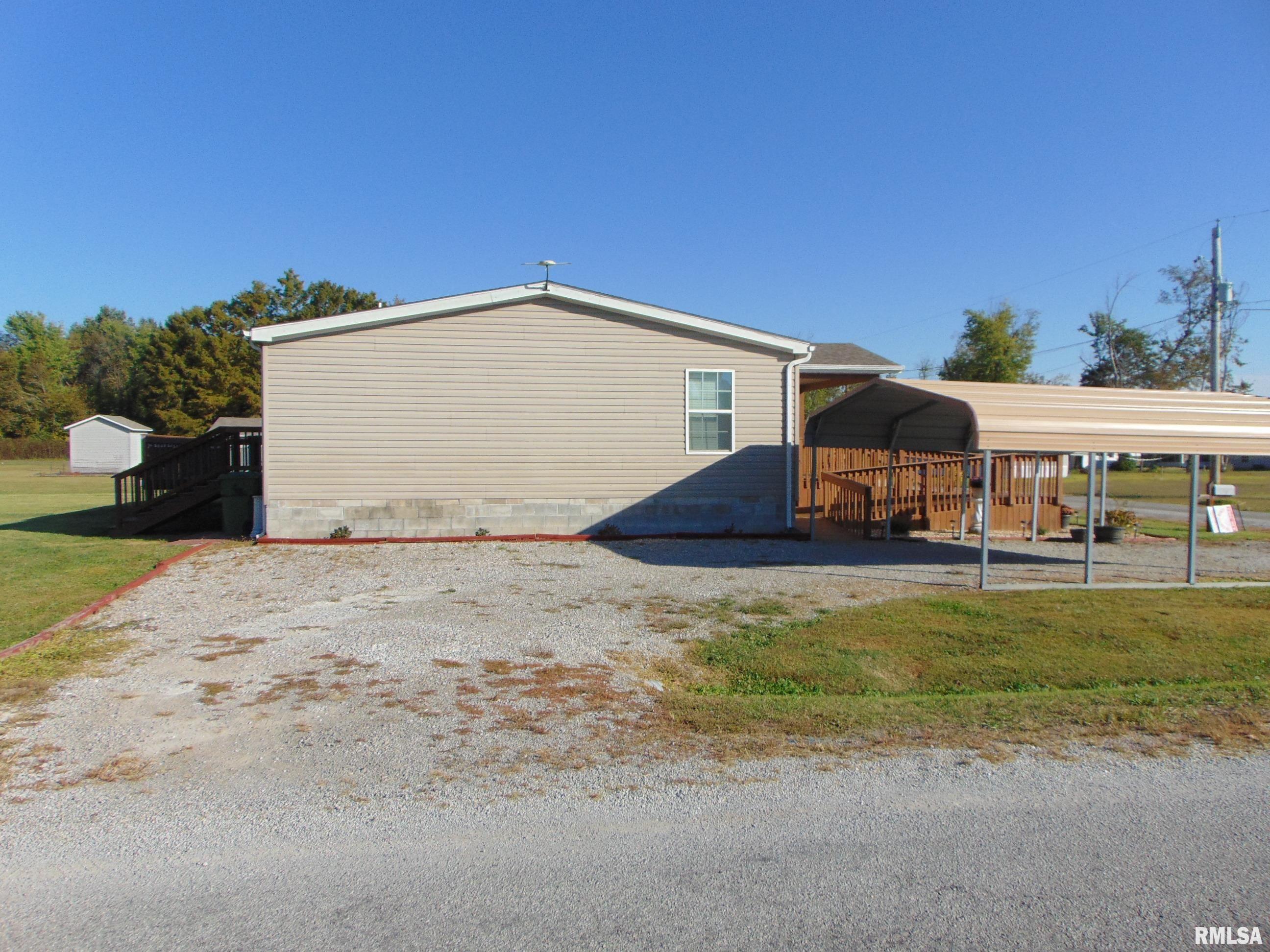 7 Chamnesstown Road Elkville, IL 62932 - Photo 4 of 17