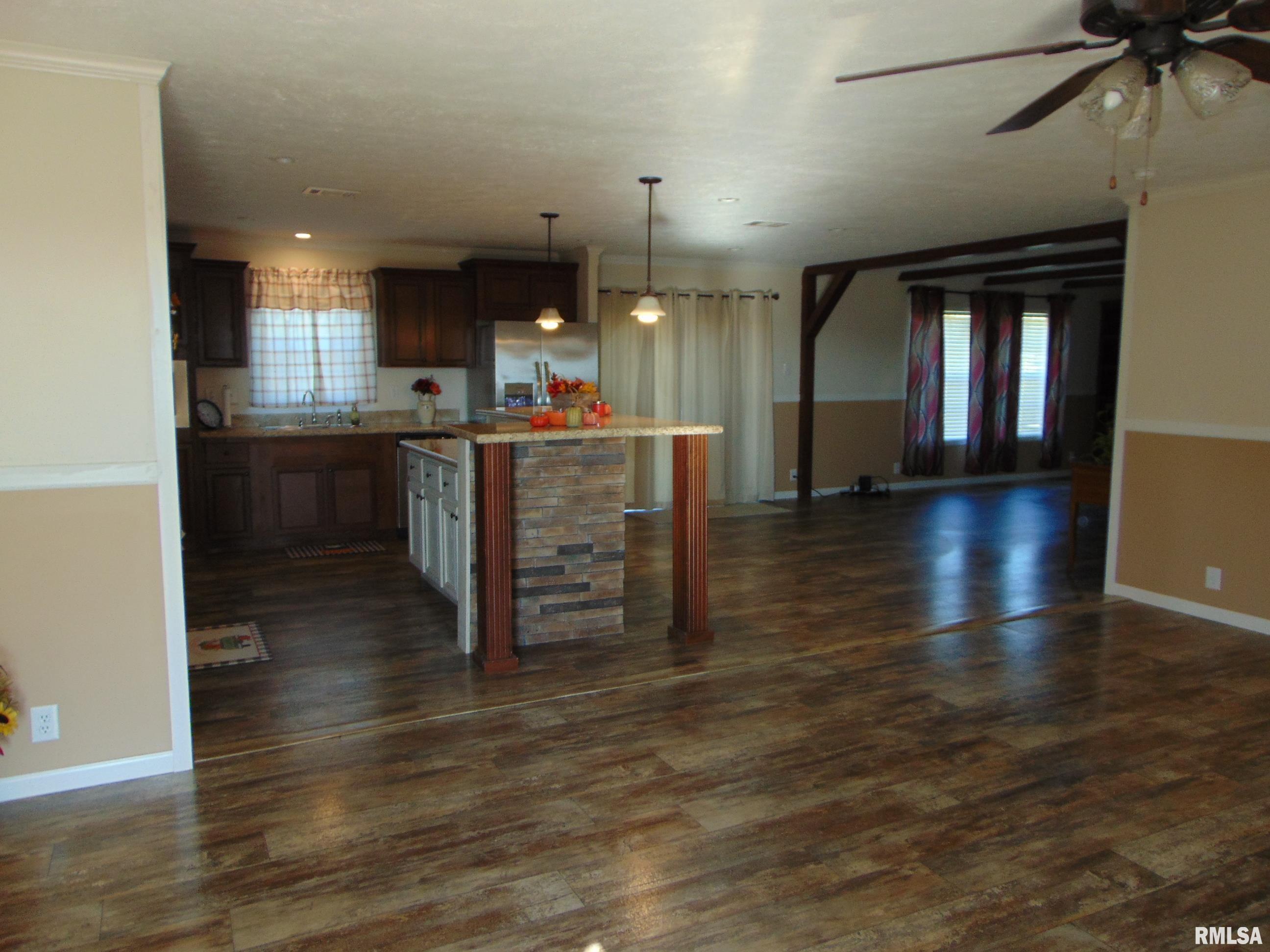 7 Chamnesstown Road Elkville, IL 62932 - Photo 5 of 17