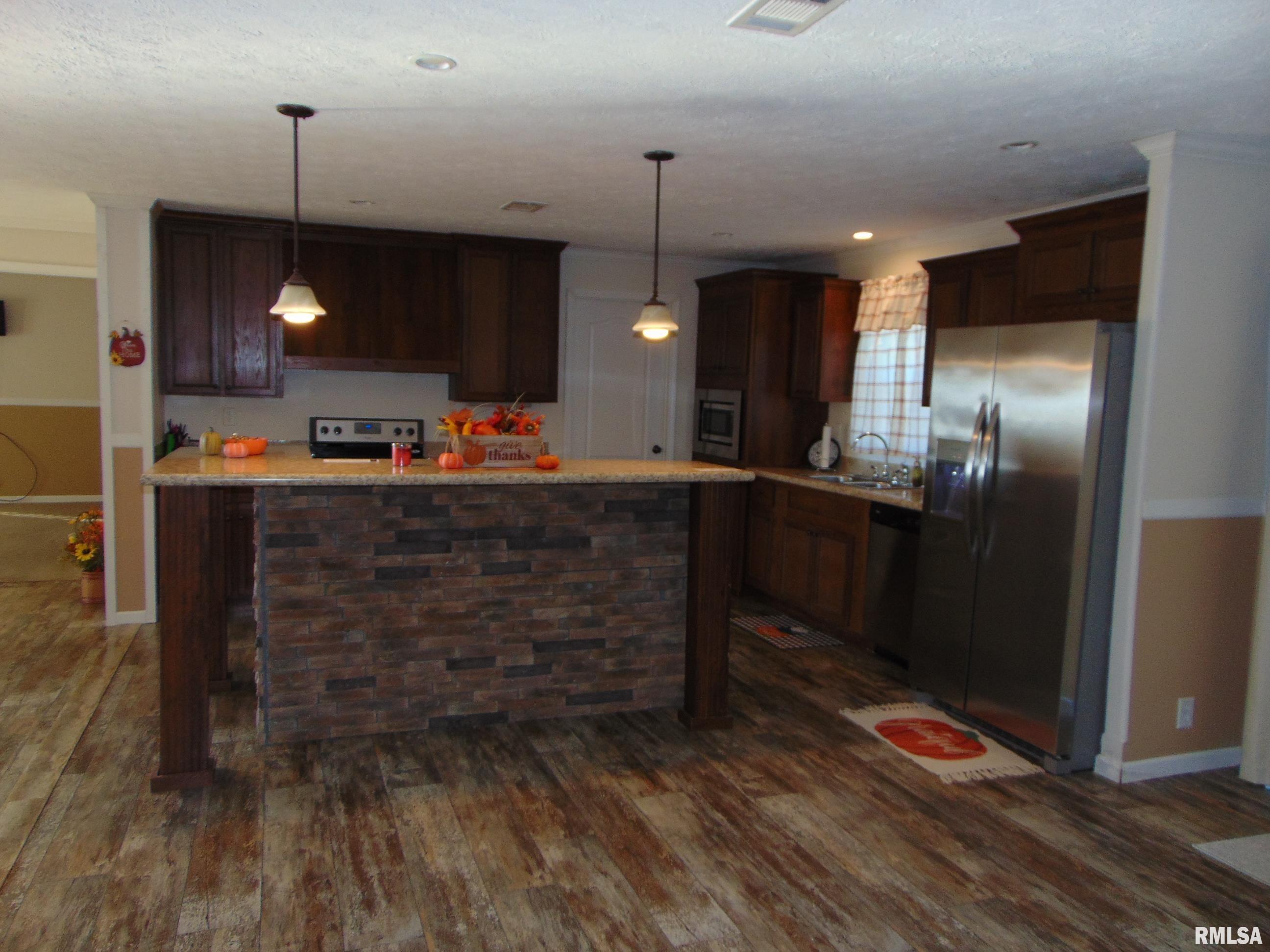 7 Chamnesstown Road Elkville, IL 62932 - Photo 7 of 17