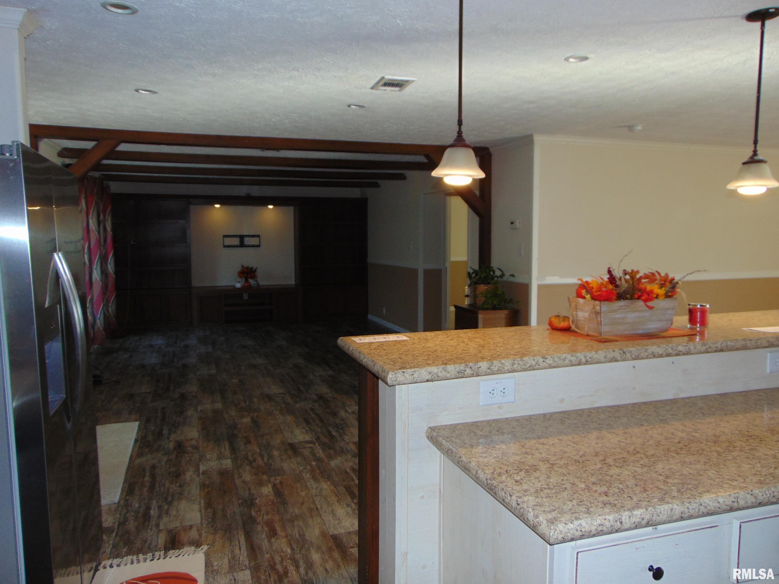 7 Chamnesstown Road Elkville, IL 62932 - Photo 8 of 17