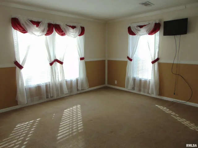 $149,000 | 7 Chamnesstown Road, Elkville, IL 62932