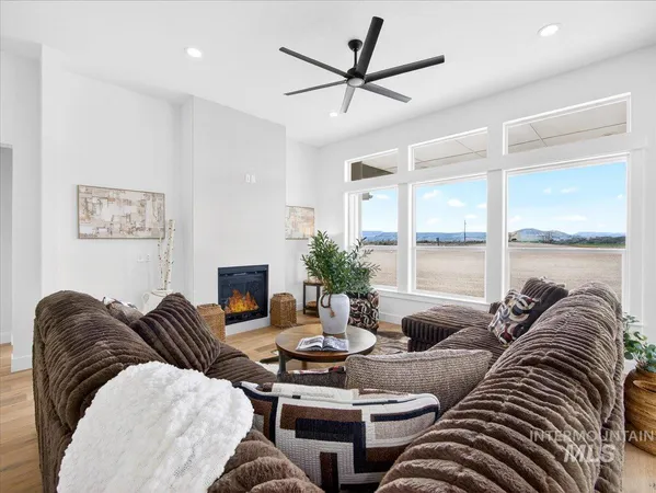 $998,900 | 25773 Clydesdale Lane, Parma, ID 83660