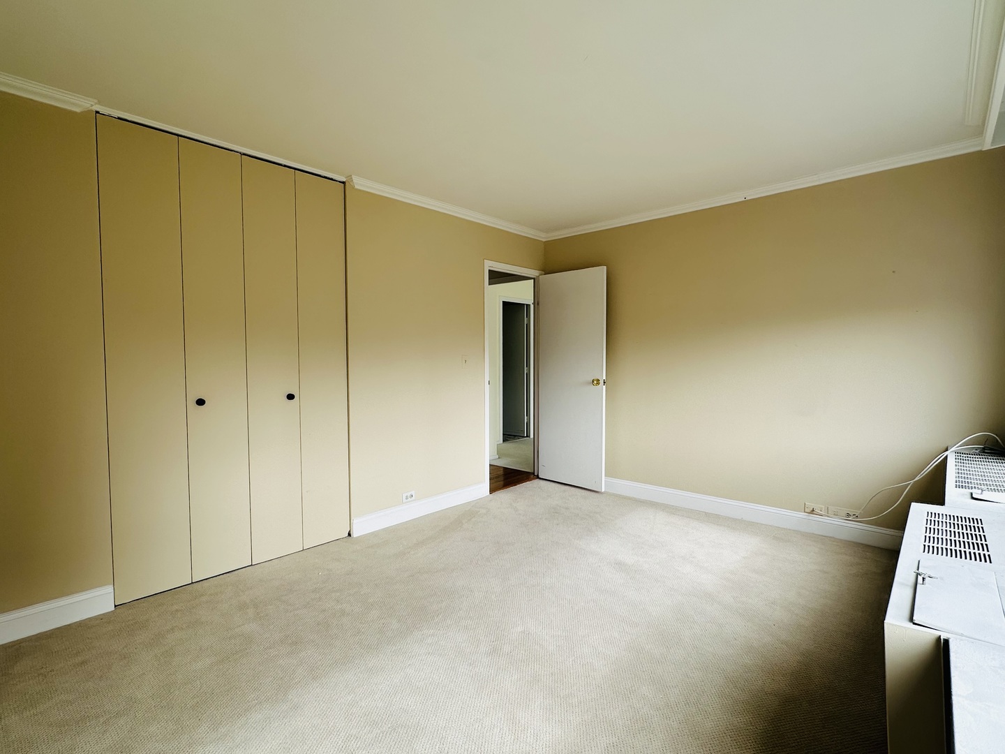 5757 North Sheridan Road, Unit 17H Chicago, IL 60660 - Photo 12 of 25 a view of an empty room