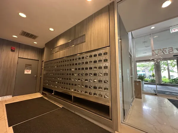 $2,500 | 5757 North Sheridan Road, Unit 17H, Chicago, IL 60660