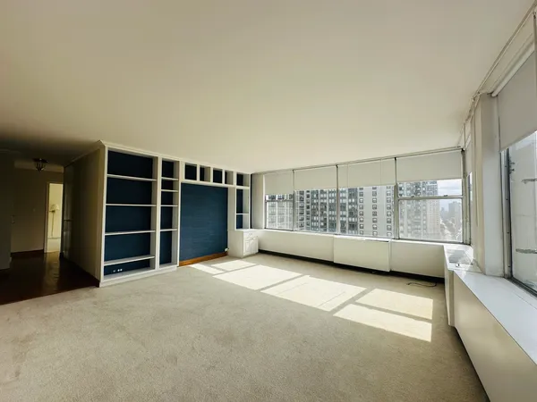 $2,500 | 5757 North Sheridan Road, Unit 17H, Chicago, IL 60660
