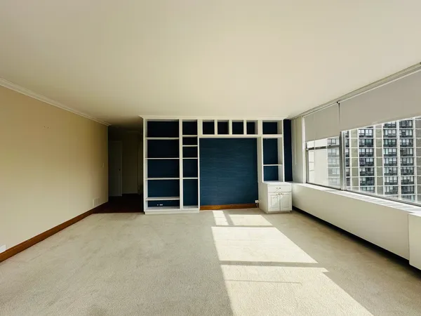 $2,500 | 5757 North Sheridan Road, Unit 17H, Chicago, IL 60660