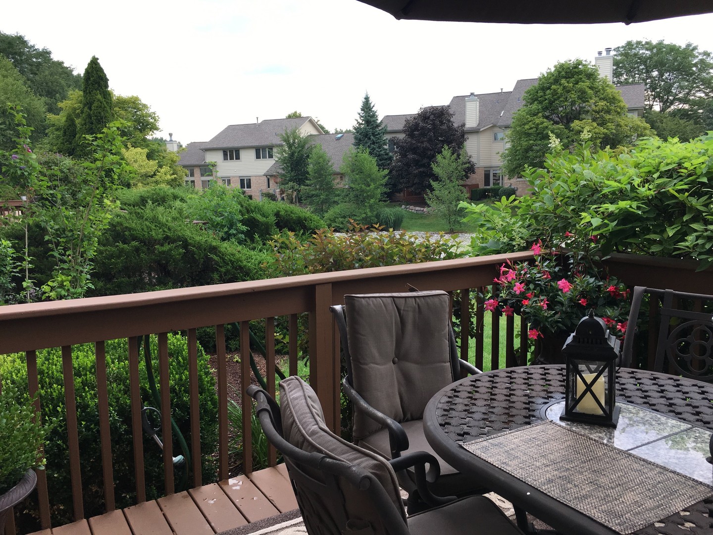 4929 Commonwealth Avenue Western Springs, IL 60558 - Photo 31 of 32 a view of a balcony with furniture