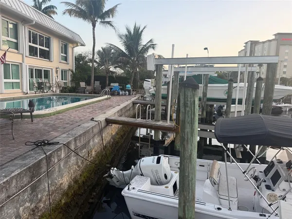 $2,400 | 861 Southeast 22nd Avenue, Unit 4, Pompano Beach, FL 33062