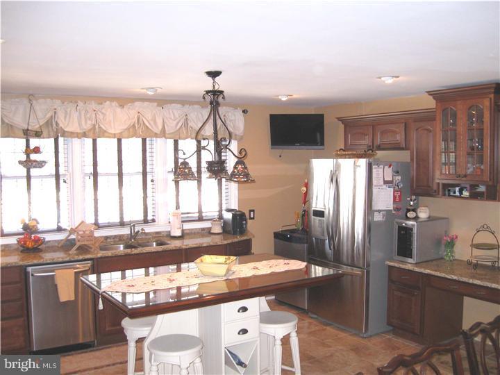 624 Renz Street Philadelphia, PA 19128 - Photo 1 of 18 Kitchen
