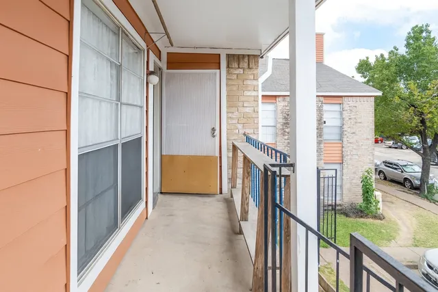 a view of front door and porch