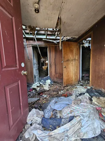 a view of a livingroom with furniture