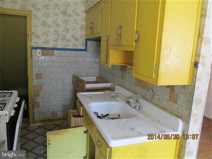 5226 Rorer Street Philadelphia, PA 19120 - Photo 4 of 9