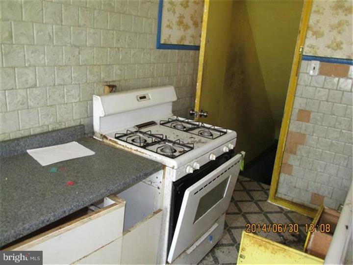 5226 Rorer Street Philadelphia, PA 19120 - Photo 5 of 9