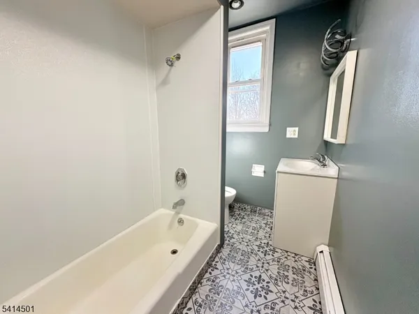 $2,300 | 28 Davis Avenue, Kearny, NJ 07032