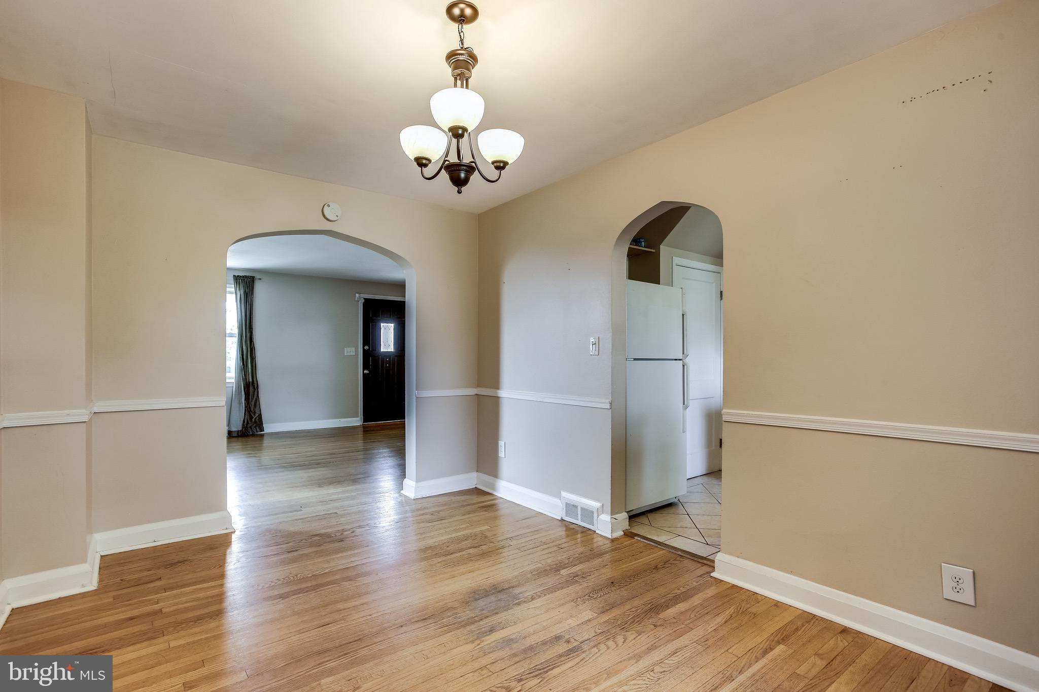 1058 Downton Road Baltimore, MD 21227 - Photo 11 of 31