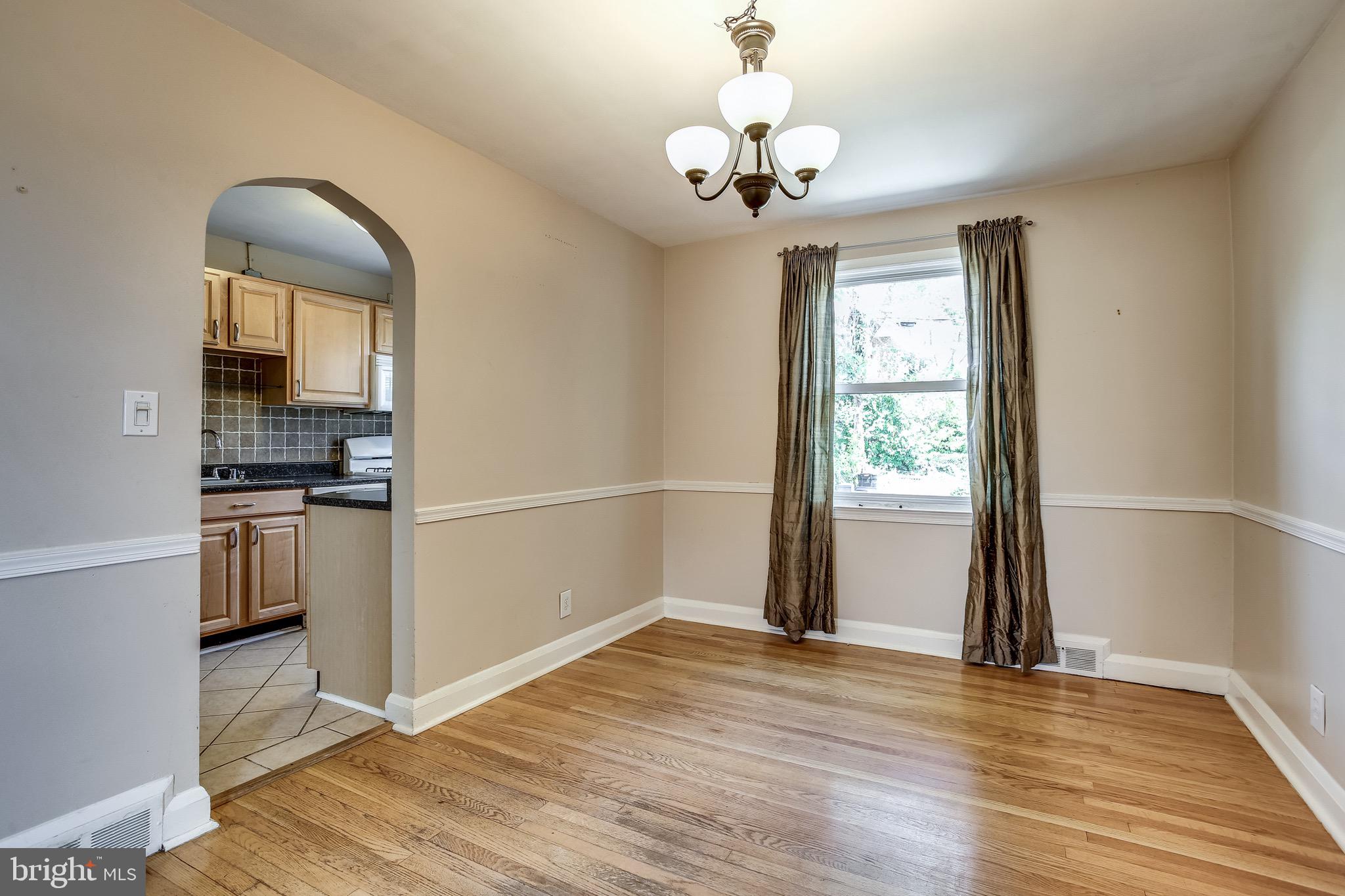 1058 Downton Road Baltimore, MD 21227 - Photo 12 of 31