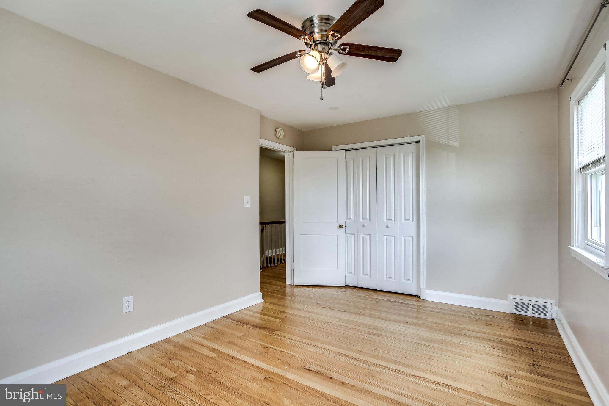 1058 Downton Road Baltimore, MD 21227 - Photo 17 of 31
