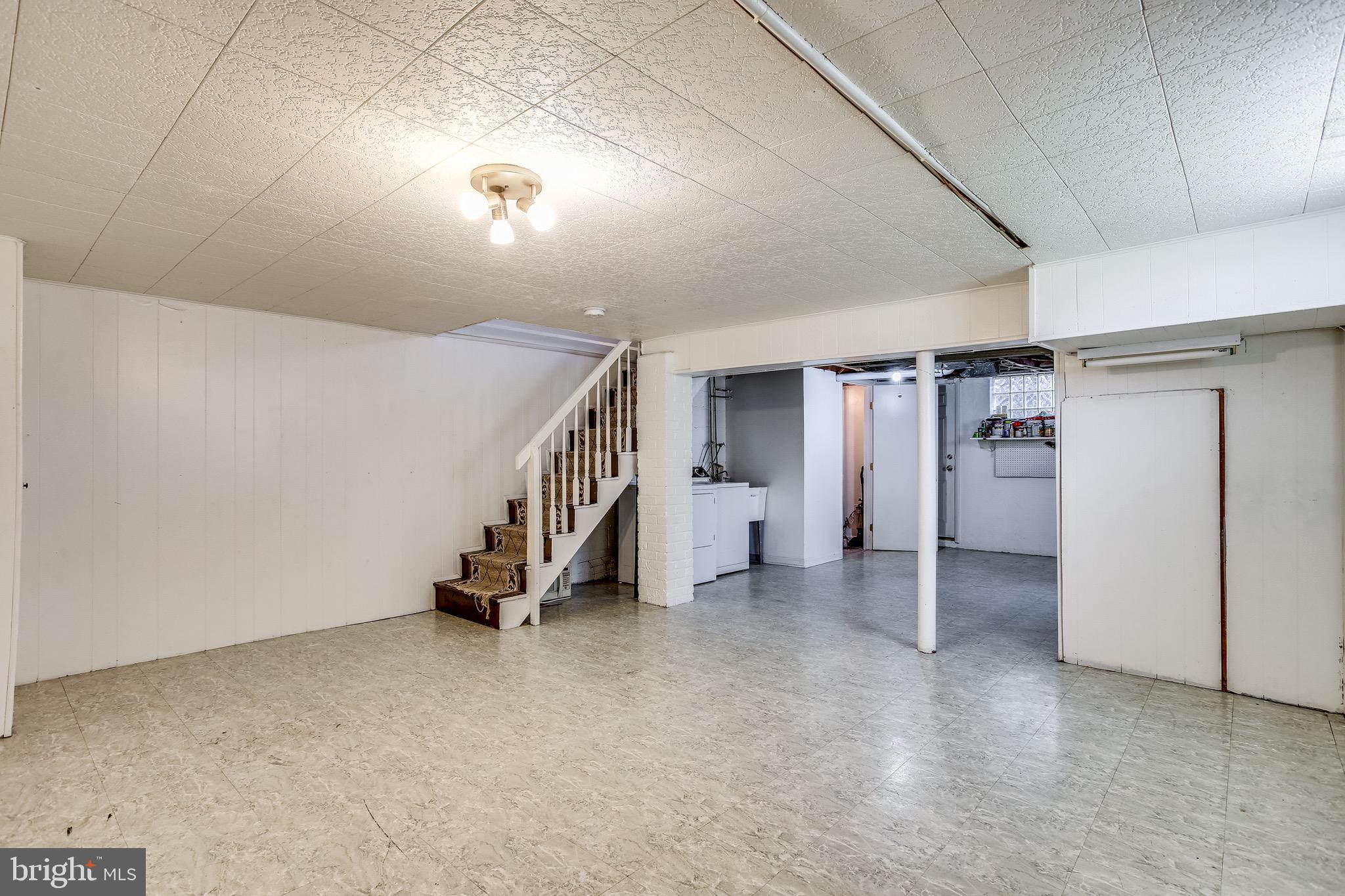 1058 Downton Road Baltimore, MD 21227 - Photo 26 of 31