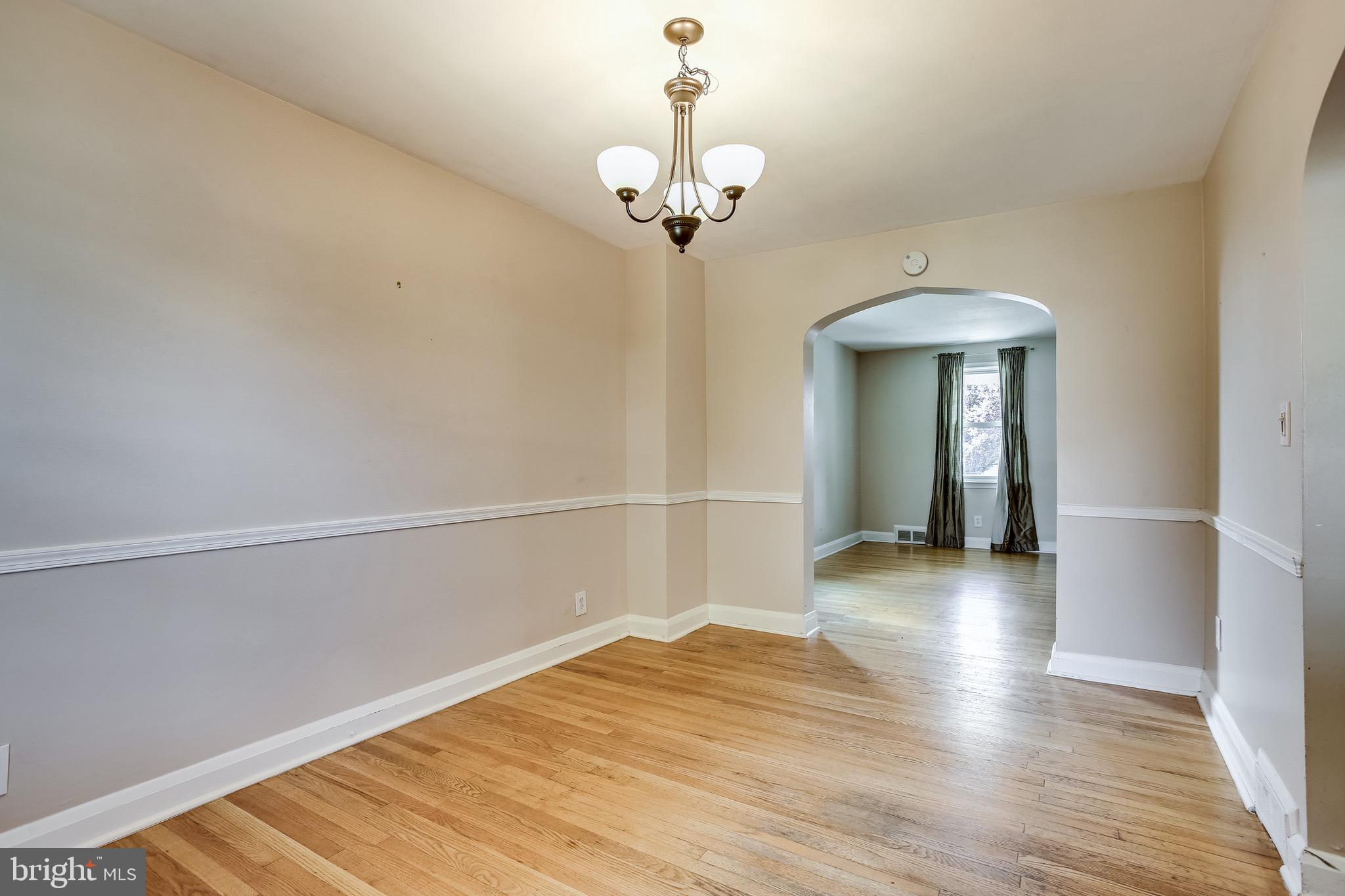 1058 Downton Road Baltimore, MD 21227 - Photo 10 of 31