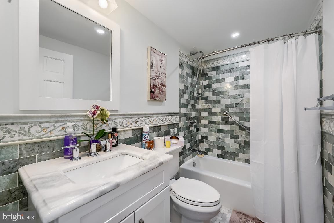 250 President Street, Unit 211 Baltimore, MD 21202 - Photo 18 of 63