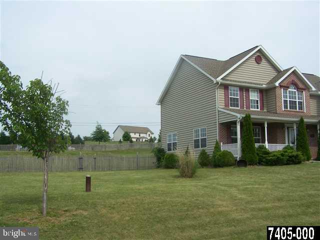 205 Ridgewood Drive Hanover, PA 17331 - Photo 2 of 9