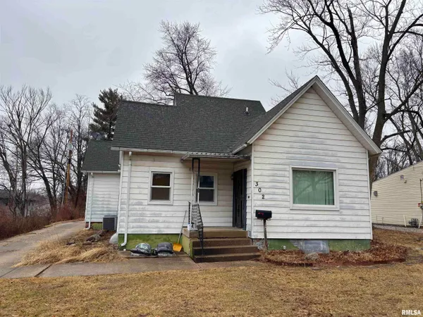 $93,900 | 302 East Murray Street, Macomb, IL 61455