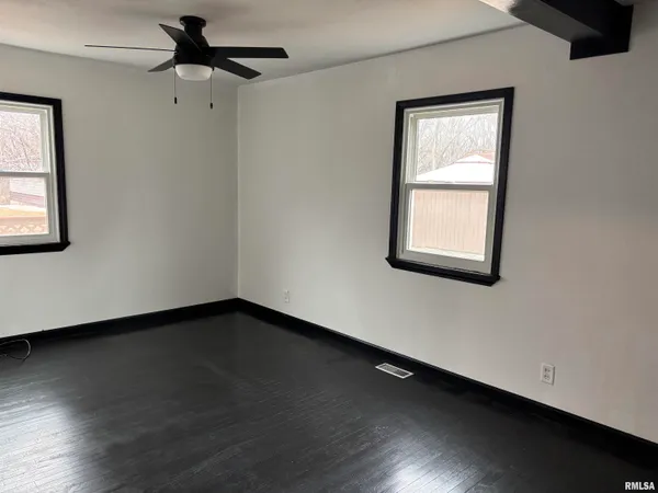 $93,900 | 302 East Murray Street, Macomb, IL 61455