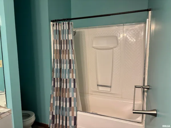 $93,900 | 302 East Murray Street, Macomb, IL 61455