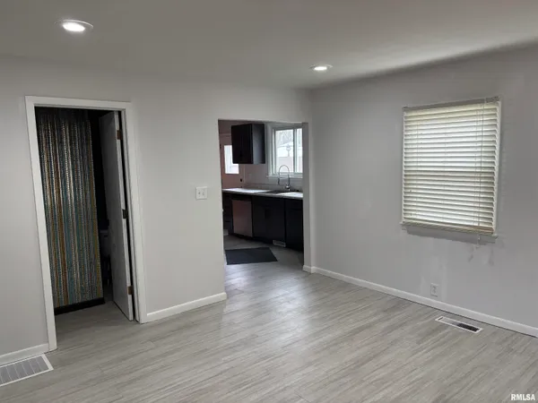 $93,900 | 302 East Murray Street, Macomb, IL 61455