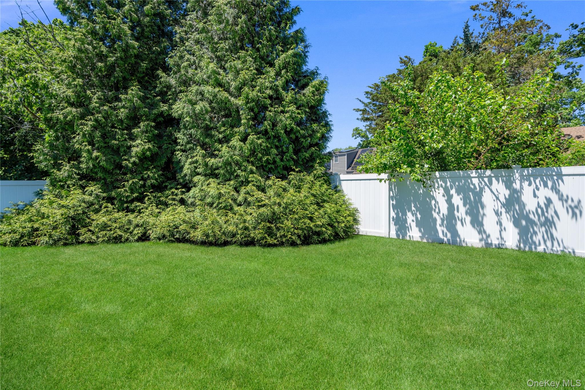 190 Sexton Road West Babylon, NY 11704 - Photo 27 of 28 a view of a garden with a tree