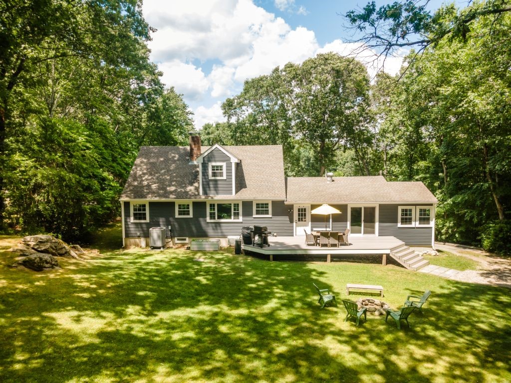 25 Hickory Lane Westerly, RI 02891 - Photo 3 of 32