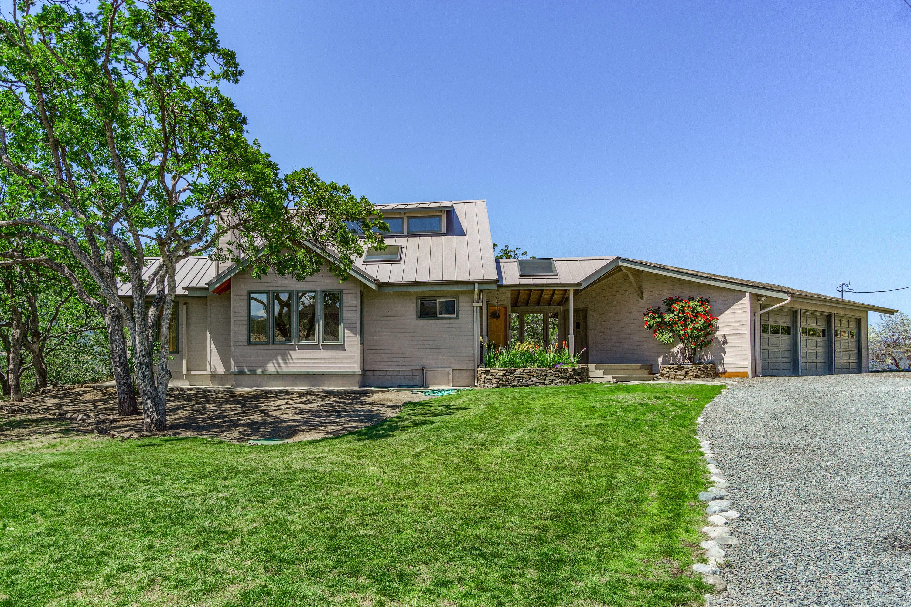 11099 Corp Ranch Road Ashland, OR 97520 - Photo 1 of 44 crr 89 (15)
