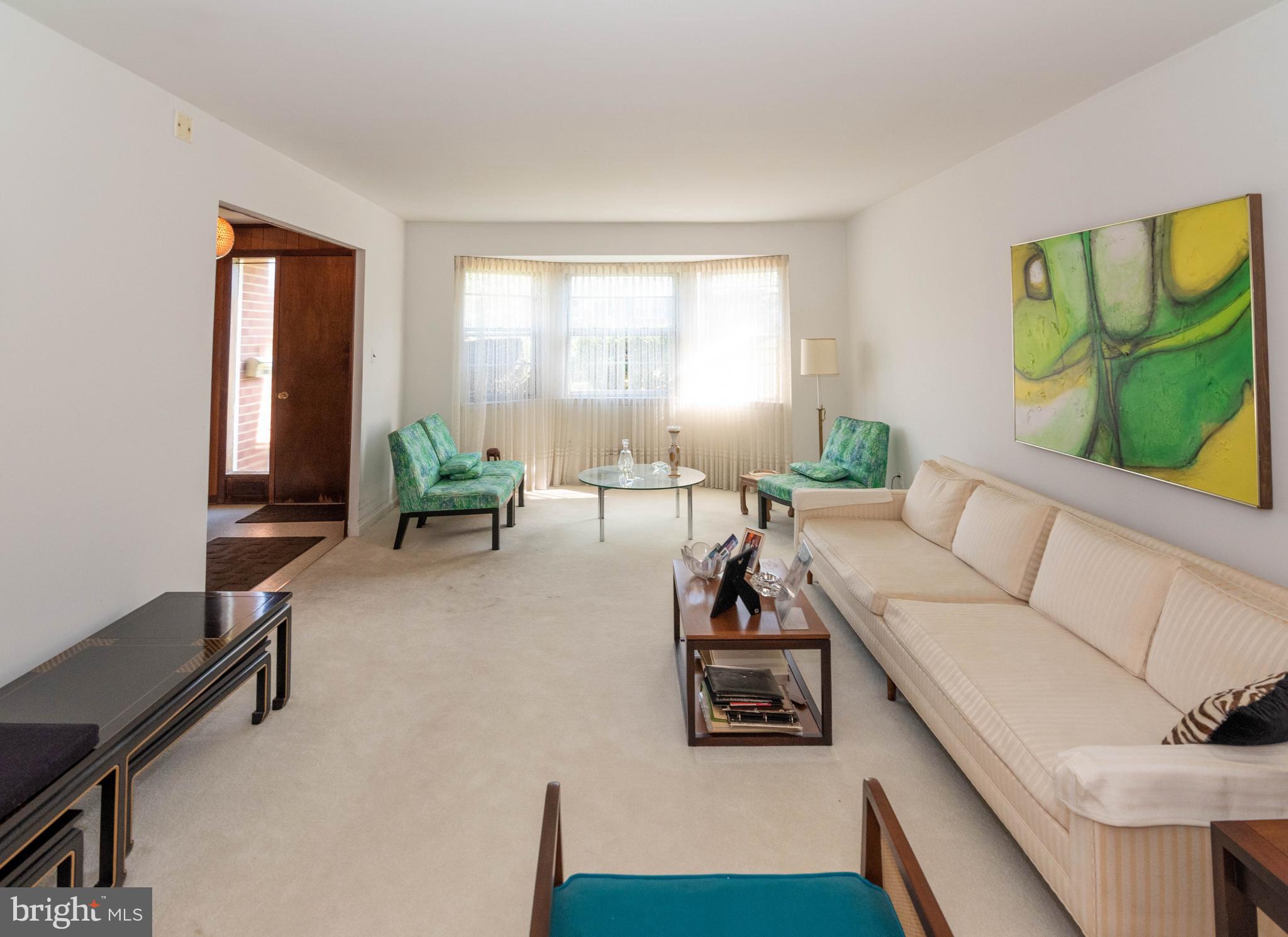 4514 Tapscott Road Pikesville, MD 21208 - Photo 3 of 26 Living Room