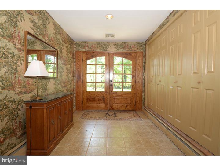 2617 Wayland Road Berwyn, PA 19312 - Photo 4 of 20 Foyer