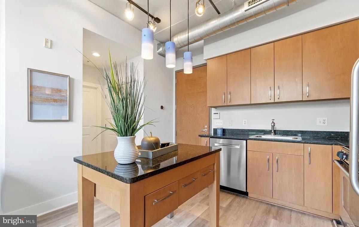 2301 Champlain Street Northwest, Unit 111 Washington, DC 20009 - Photo 4 of 18