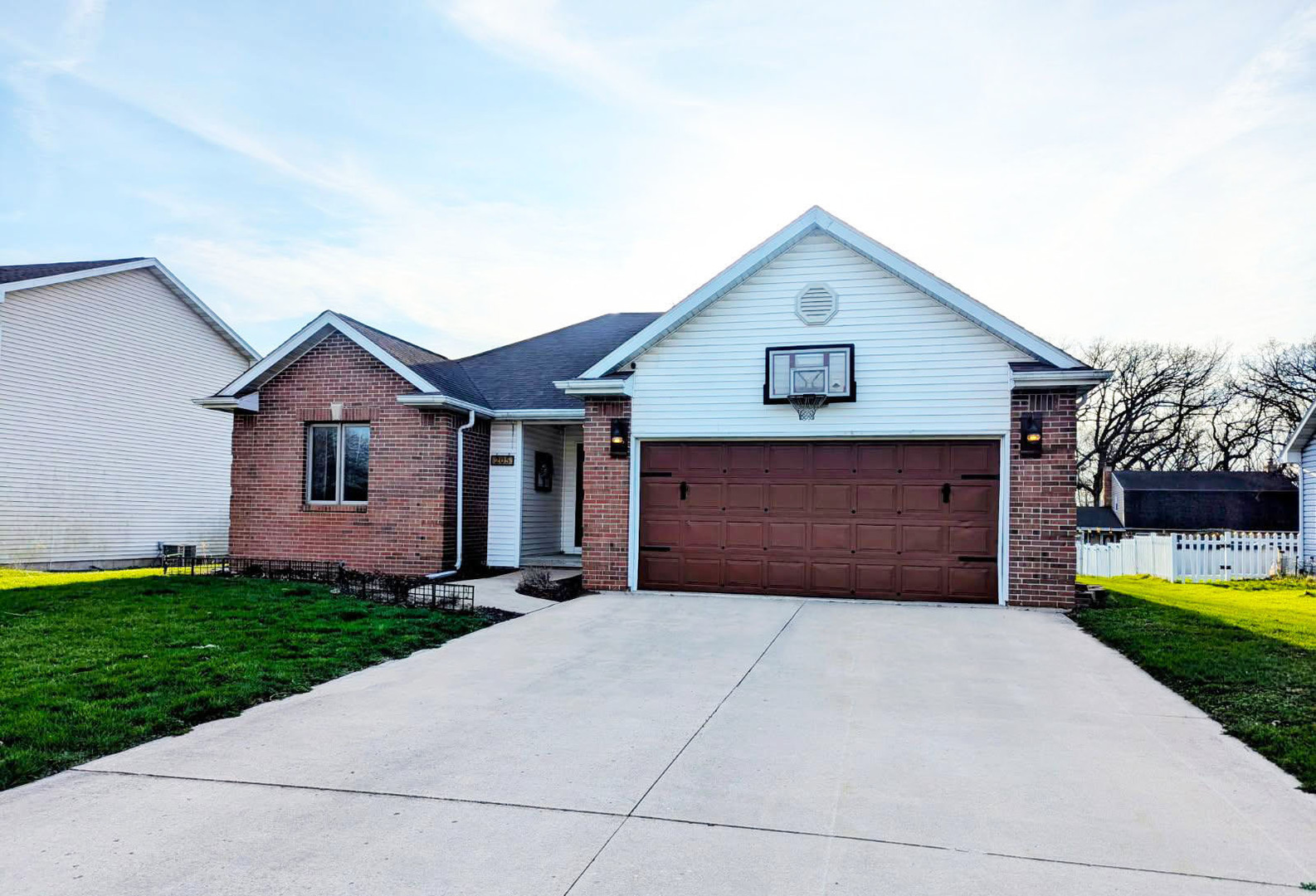 205 South Hossack Street Seneca, IL 61360 - Photo 1 of 25