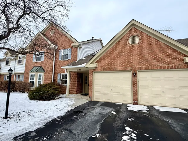 $269,900 | 2400 Mallow Court, Unit Z1, Schaumburg, IL 60107