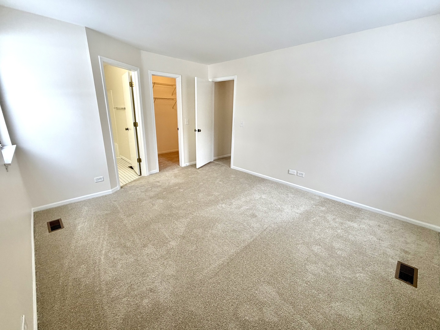 2400 Mallow Court, Unit Z1 Schaumburg, IL 60107 - Photo 12 of 18