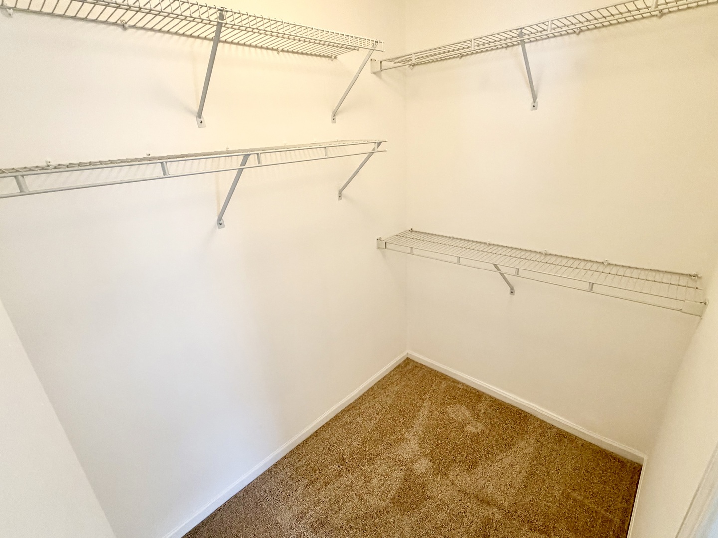 2400 Mallow Court, Unit Z1 Schaumburg, IL 60107 - Photo 13 of 18