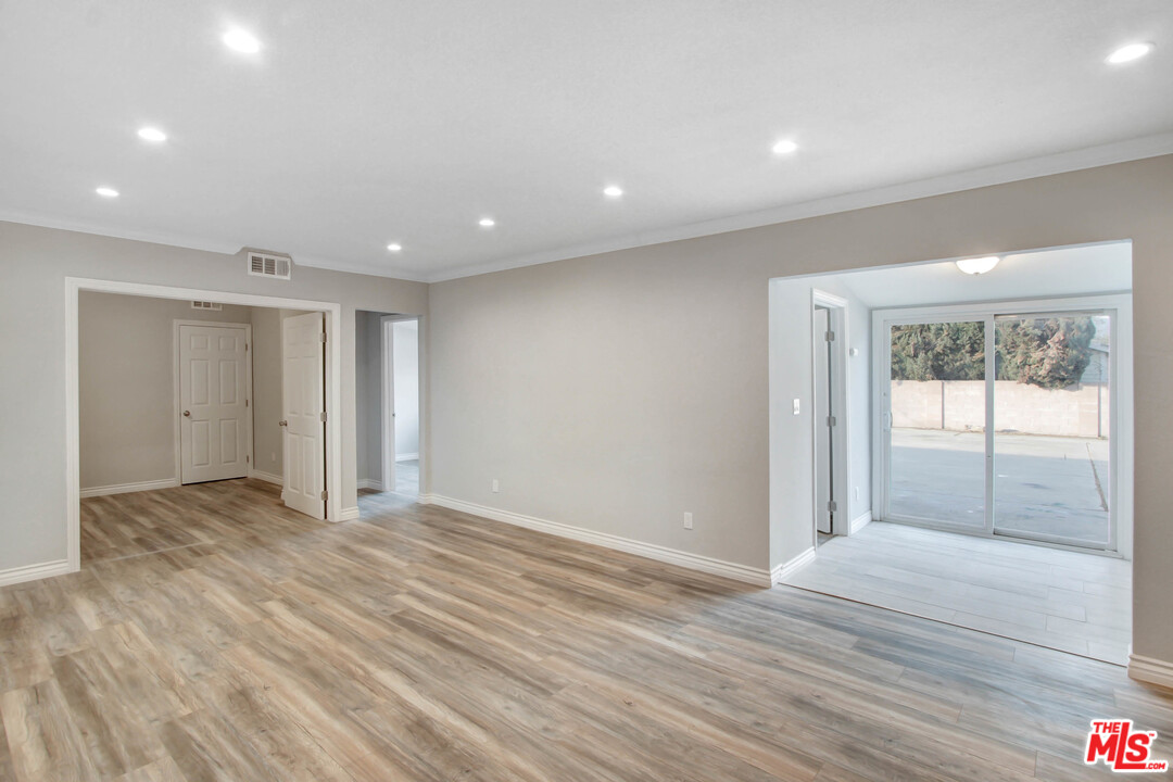 308 East Shamrock Street Rialto, CA 92376 - Photo 4 of 12