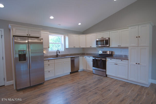 327 Thomas Loop Road Sevierville, TN 37876 - Photo 3 of 22 Kitchen