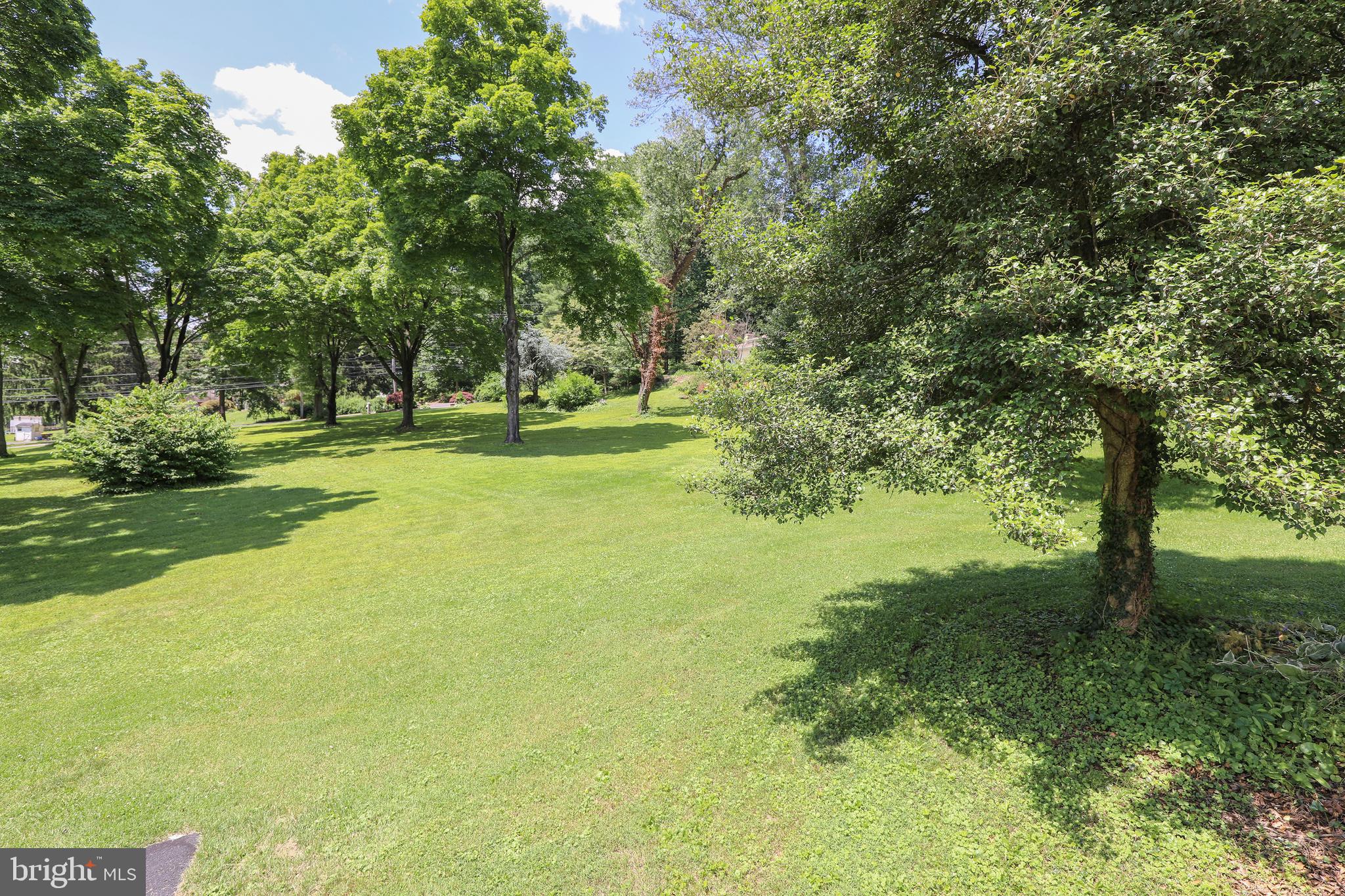 975 Limekiln Road Doylestown, PA 18901 - Photo 4 of 47 Side view