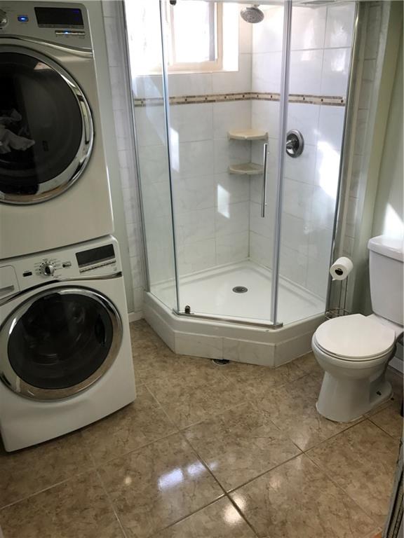 613 Winterberry Road Monroeville, PA 15146 - Photo 19 of 25 Entry-floor bathroom with laundry.
