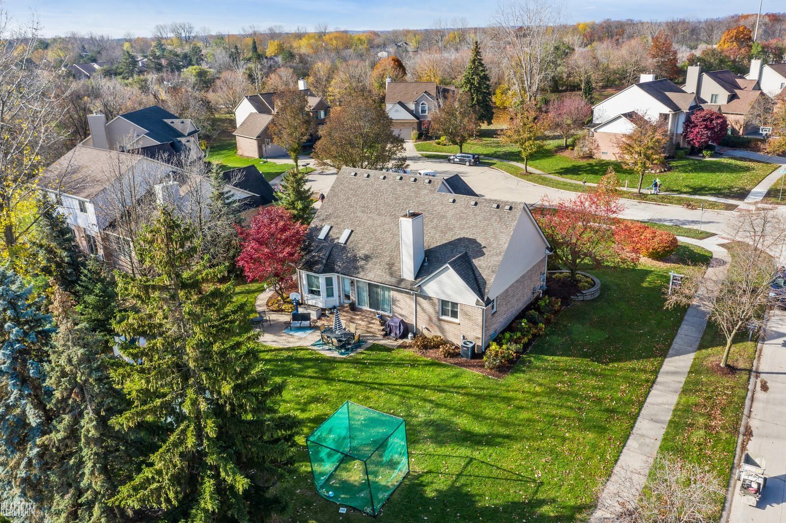 2695 Oak View Court Rochester, MI 48307 - Photo 40 of 54 50127528-39.JPG